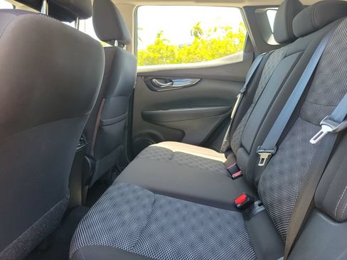 Certified 2020 Nissan Rogue Sport SV FWD image 14
