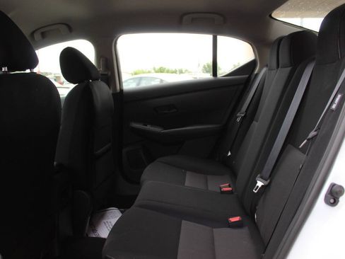 Used 2025 Nissan Sentra SV FWD image 17