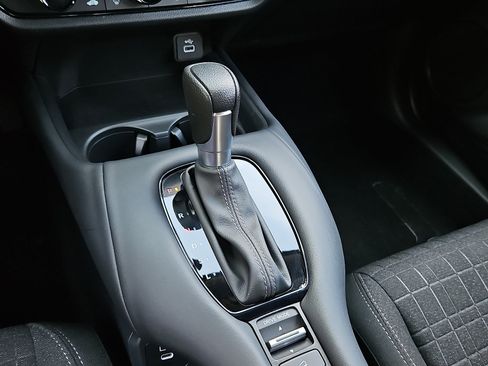 Used 2025 Honda HR-V LX image 14