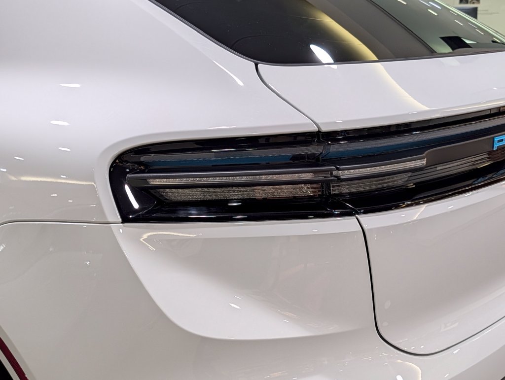 New 2026 Porsche Macan Electric RWD image 15