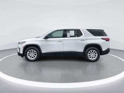 Used 2022 Chevrolet Traverse LS image 5