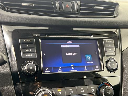 Used 2021 Nissan Rogue Sport S image 27