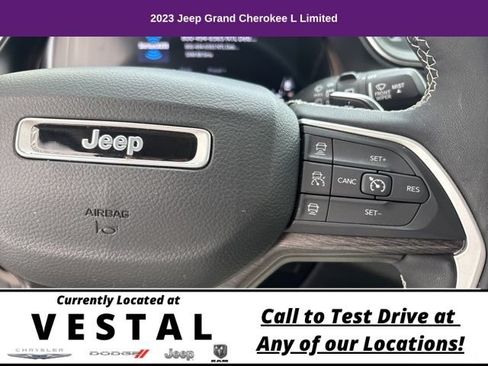 Used 2023 Jeep Grand Cherokee L Limited w/ Black Appearance Package AWD/4WD image 17