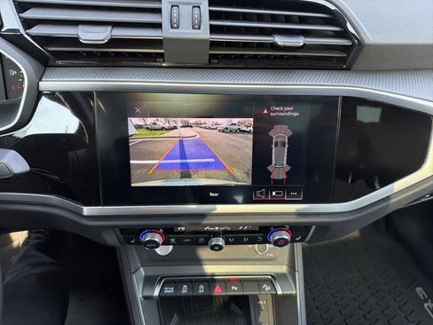 Used 2020 Audi Q3 2.0T Premium Plus w/ Premium Plus Package image 24