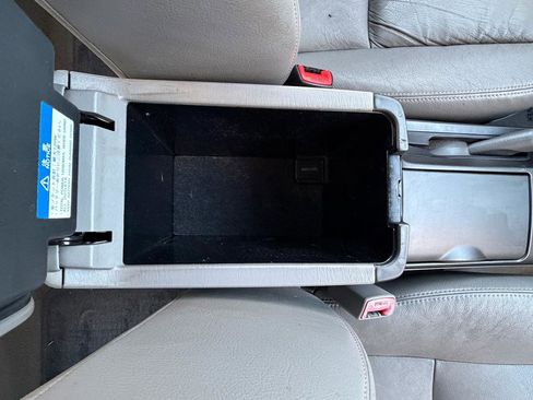 Used 2005 Toyota Camry LE image 25