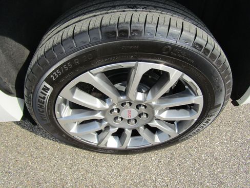 Used 2023 GMC Acadia Denali w/ Denali Ultimate Package AWD/4WD image 11