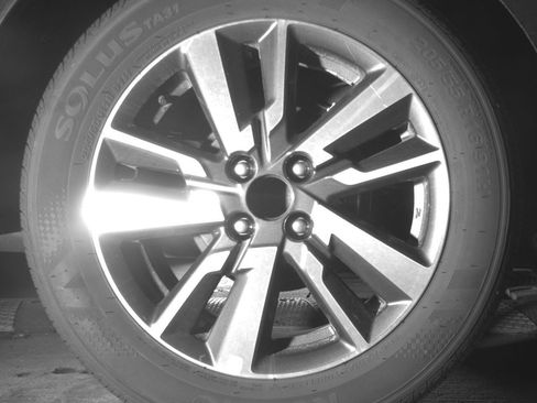 Used 2025 Nissan Versa SV image 15