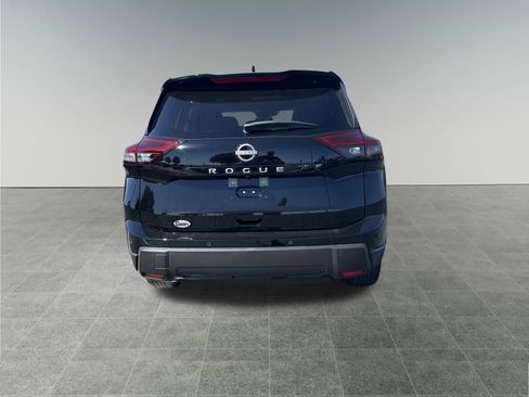 Used 2025 Nissan Rogue SV image 4