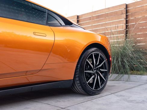 Used 2018 Aston Martin DB11 Coupe image 30