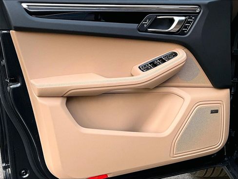 New 2026 Porsche Macan S image 16