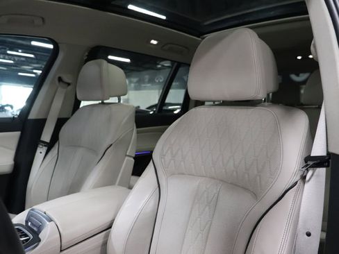 Used 2020 BMW X7 xDrive40i w/ Premium Package image 11