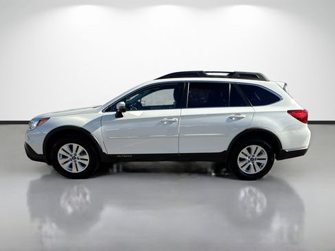 Used 2017 Subaru Outback 2.5i Premium image 6