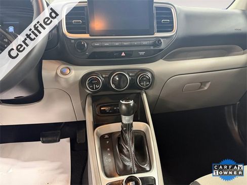 Certified 2024 Hyundai Venue SEL image 11