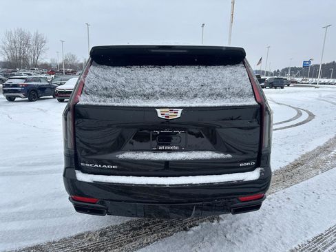Used 2023 Cadillac Escalade Sport image 4