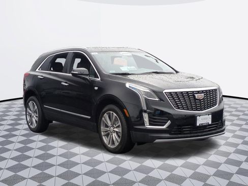 Certified 2025 Cadillac XT5 Premium Luxury image 3