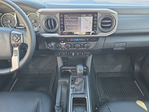 Used 2023 Toyota Tacoma Limited AWD/4WD image 11