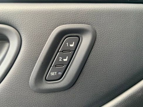 Used 2025 Honda Pilot Black Edition image 16