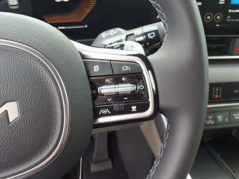 New 2026 Kia Carnival EX image 16