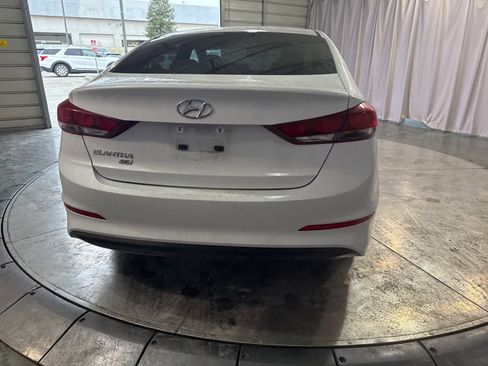 Used 2018 Hyundai Elantra SE image 6
