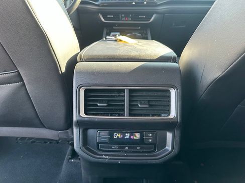 Used 2025 Volkswagen Atlas SE AWD/4WD image 25