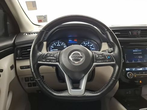 Used 2022 Nissan Rogue Sport SV w/ Technology Package FWD image 19