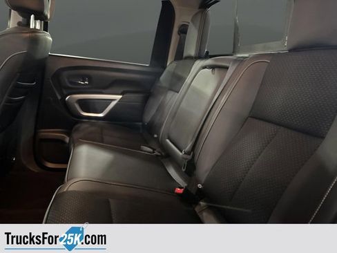 Used 2018 Nissan Titan PRO-4X image 31