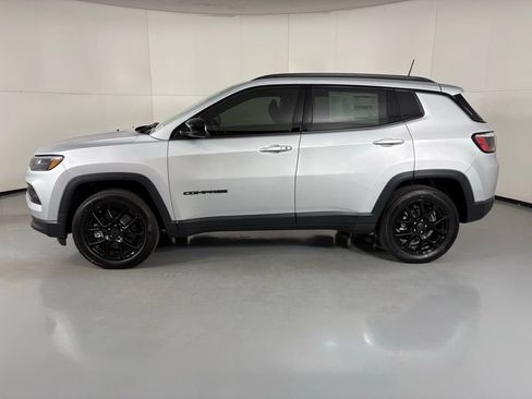 New 2026 Jeep Compass Latitude AWD/4WD image 5