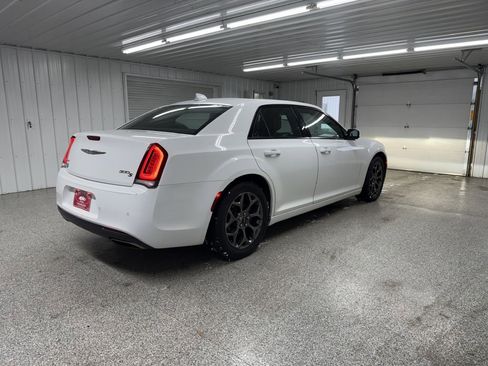 Used 2018 Chrysler 300 S w/ 300S Premium Group image 6