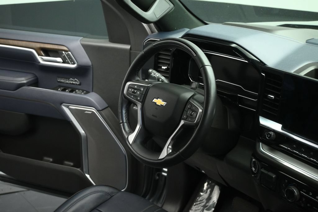 Used 2025 Chevrolet Silverado 1500 High Country w/ Technology Package AWD/4WD image 67