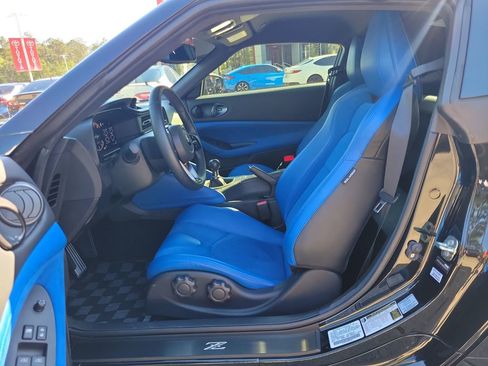 Used 2024 Nissan Z Performance w/ Floor Mat Package RWD image 16