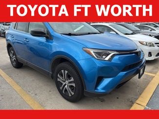 Used 2017 Toyota RAV4 LE image 1