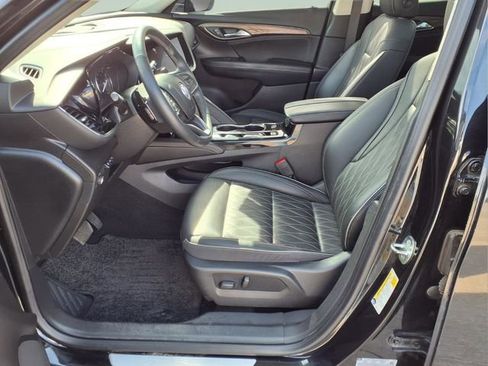 Used 2022 Buick Envision Avenir w/ Technology Package II image 27