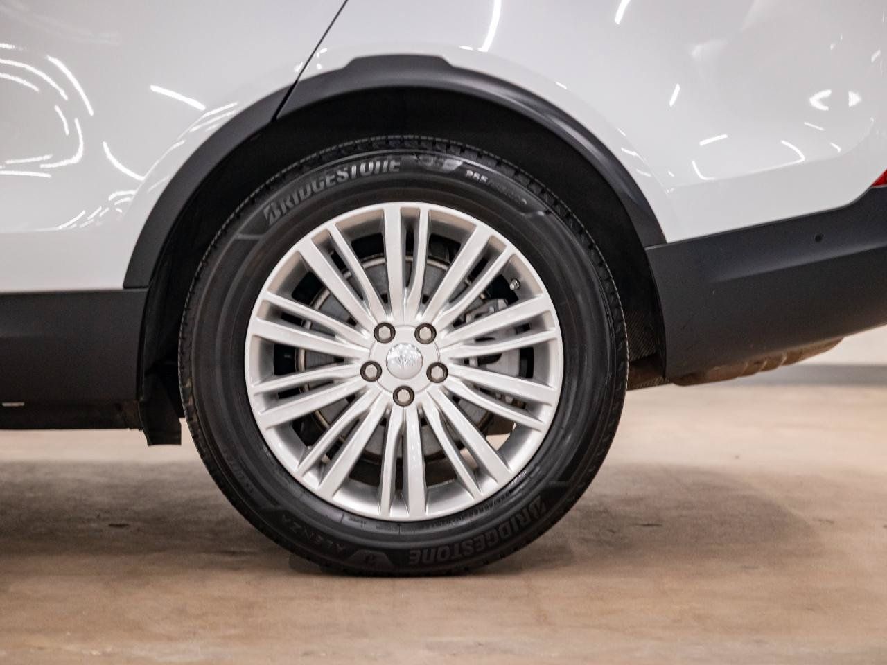 Used 2019 Land Rover Discovery HSE AWD/4WD image 23