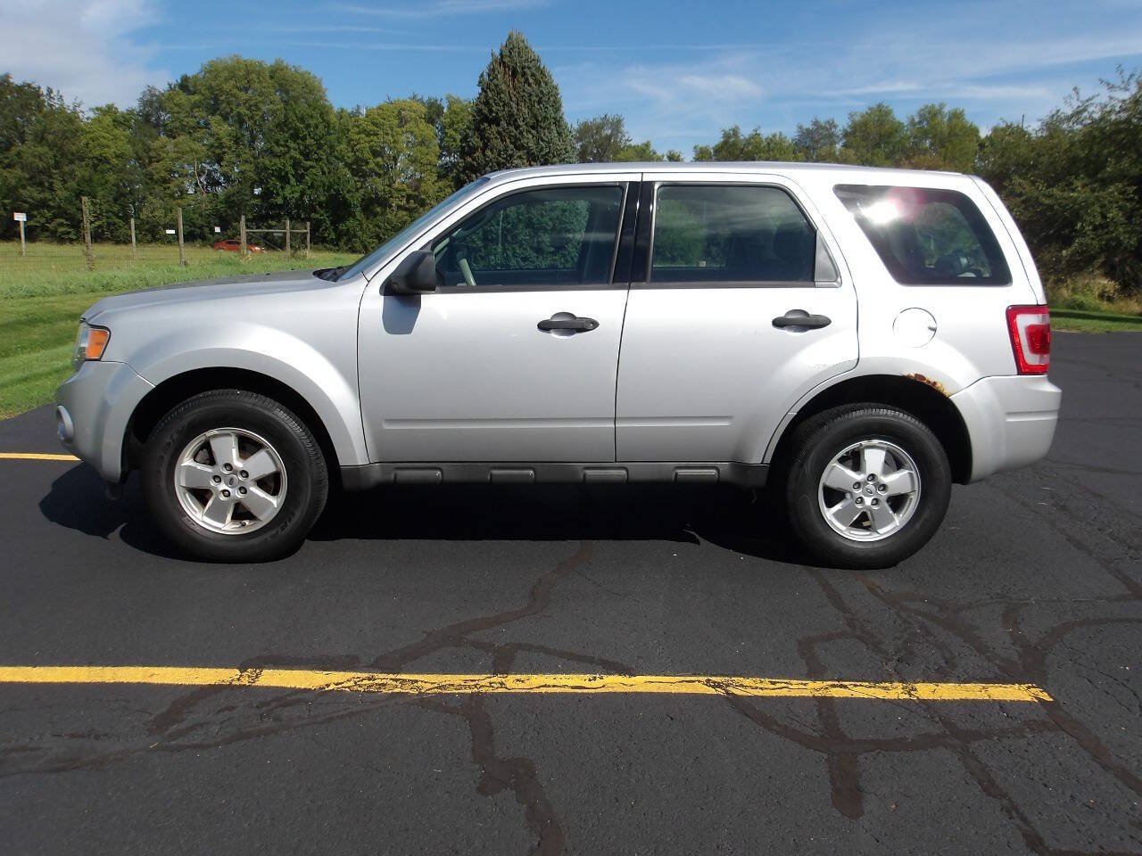 Used 2012 Ford Escape XLS FWD image 2