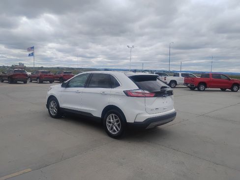 Used 2024 Ford Edge SEL w/ Convenience Package AWD/4WD image 3