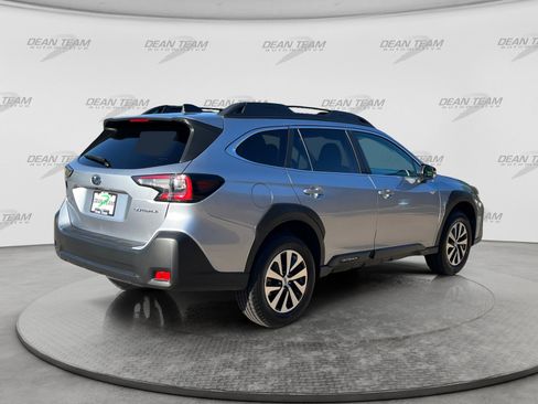 Used 2024 Subaru Outback Premium AWD/4WD image 8