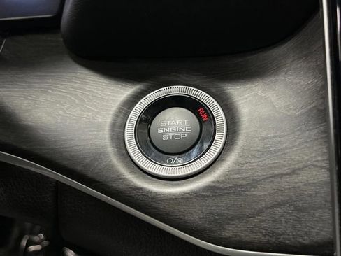 Used 2023 Jeep Grand Cherokee Limited w/ Luxury Tech Group II image 22