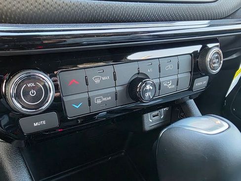 New 2026 Jeep Compass Latitude AWD/4WD image 19