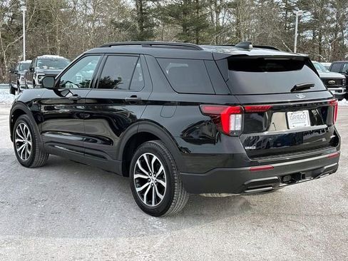 Used 2025 Ford Explorer ST-Line image 5