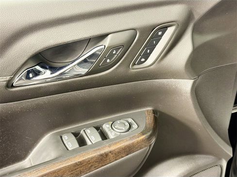 Used 2023 GMC Acadia Denali image 17