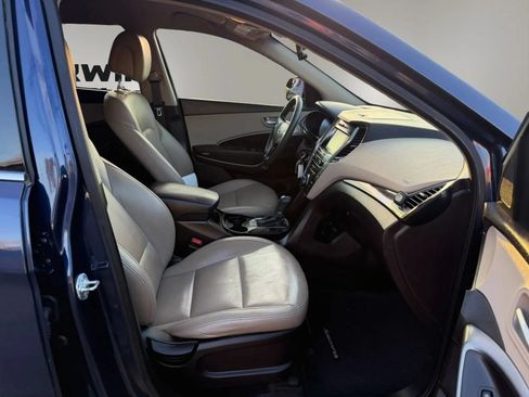 Used 2018 Hyundai Santa Fe SE FWD image 40