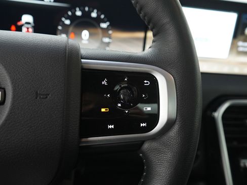 Used 2025 Nissan Armada Platinum AWD/4WD image 29