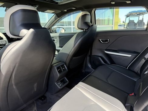 Used 2025 Kia K4 GT-Line Turbo FWD image 36