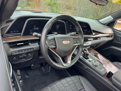 Certified 2021 Cadillac Escalade Premium Luxury Platinum image 4