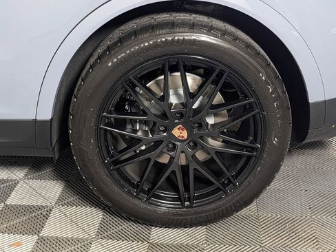 New 2026 Porsche Cayenne image 13
