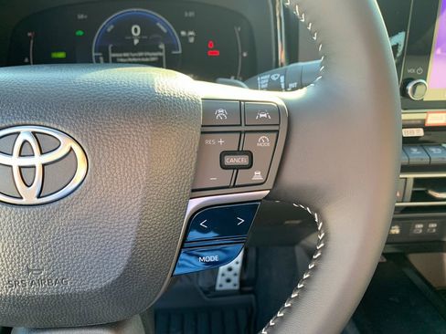 New 2026 Toyota Camry SE FWD image 27