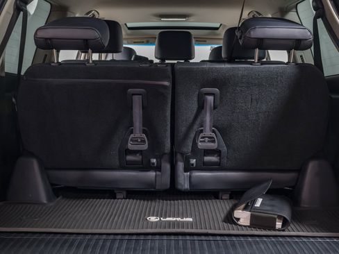 Used 2020 Lexus LX 570 4WD w/ Luxury Package image 40