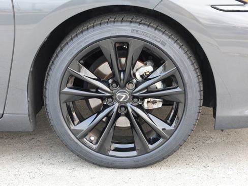 Used 2022 Lexus ES 350 F Sport image 11