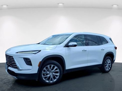 Used 2025 Buick Enclave Preferred AWD/4WD image 2