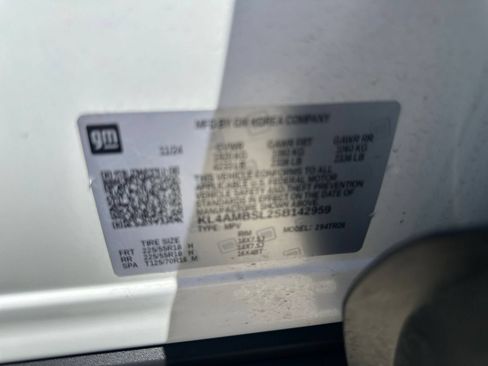 Used 2025 Buick Encore GX Preferred FWD image 30